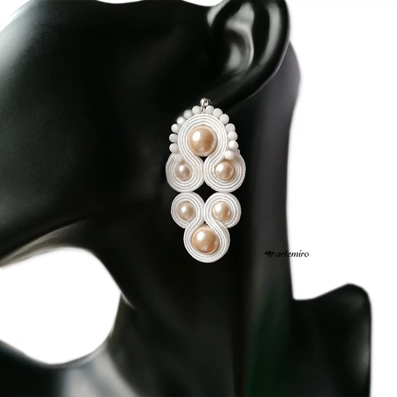 Kolczyki ślubne sutasz białe z perełkami 2 Kolczyki ślubne sutasz białe z perełkami